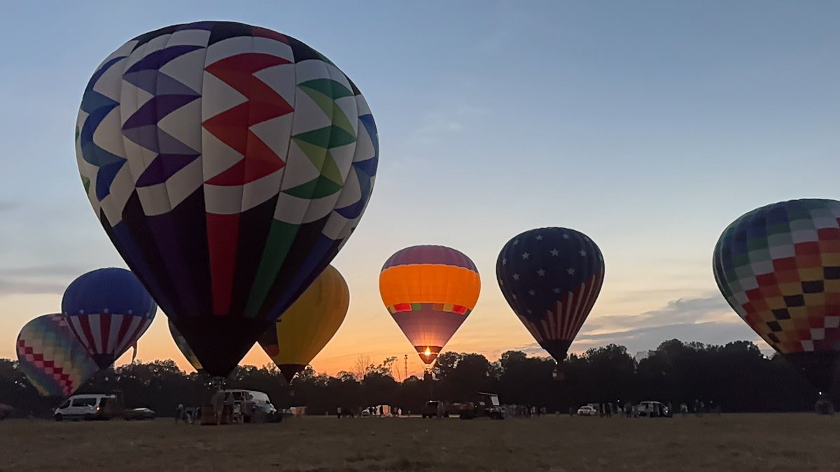 eatteachcreate's tweet photo. I was at the Mid-South Balloon Festival Saturday. I got to thinking—
Launching is a process: fuel up, build the foundation, wait for the right moment… then rise. Don’t let headwinds stop you.
New spaces. New altitude. New energy.
Reel on IG.
#LaunchSeason #EatTeachCreate #RiseUp https://t.co/YQWrYamc5E