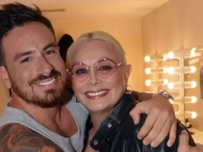 🔥 Carmen Barbieri dejó a todos mudos con la confesión de Fede Bal: "Me gustan las gordas, las enanas, las viejas, todas..."

👉🏼 En una entrevista con Martín Cirio, explicó por qué su hijo no puede tener una relación monogámica.

(💣 De tal palo...)

bigbangnews.com/show/carmen-ba…