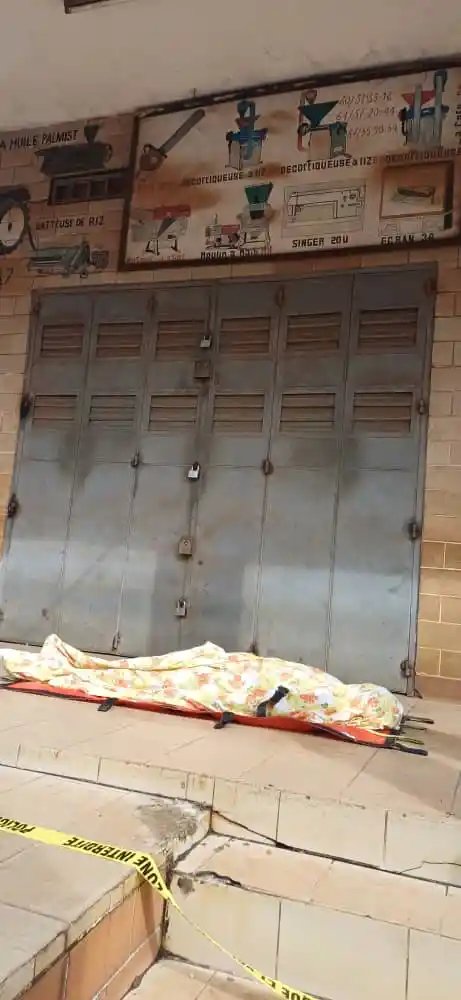 kindiakale8's tweet image. Boussoura (#Matam) : découverte d’un corps non identifié sur la route Niger
La police suspecte une overdose de drogue "Kush". Le corps a été remis aux autorités locales pour inhumation.
#Accident #Drogue