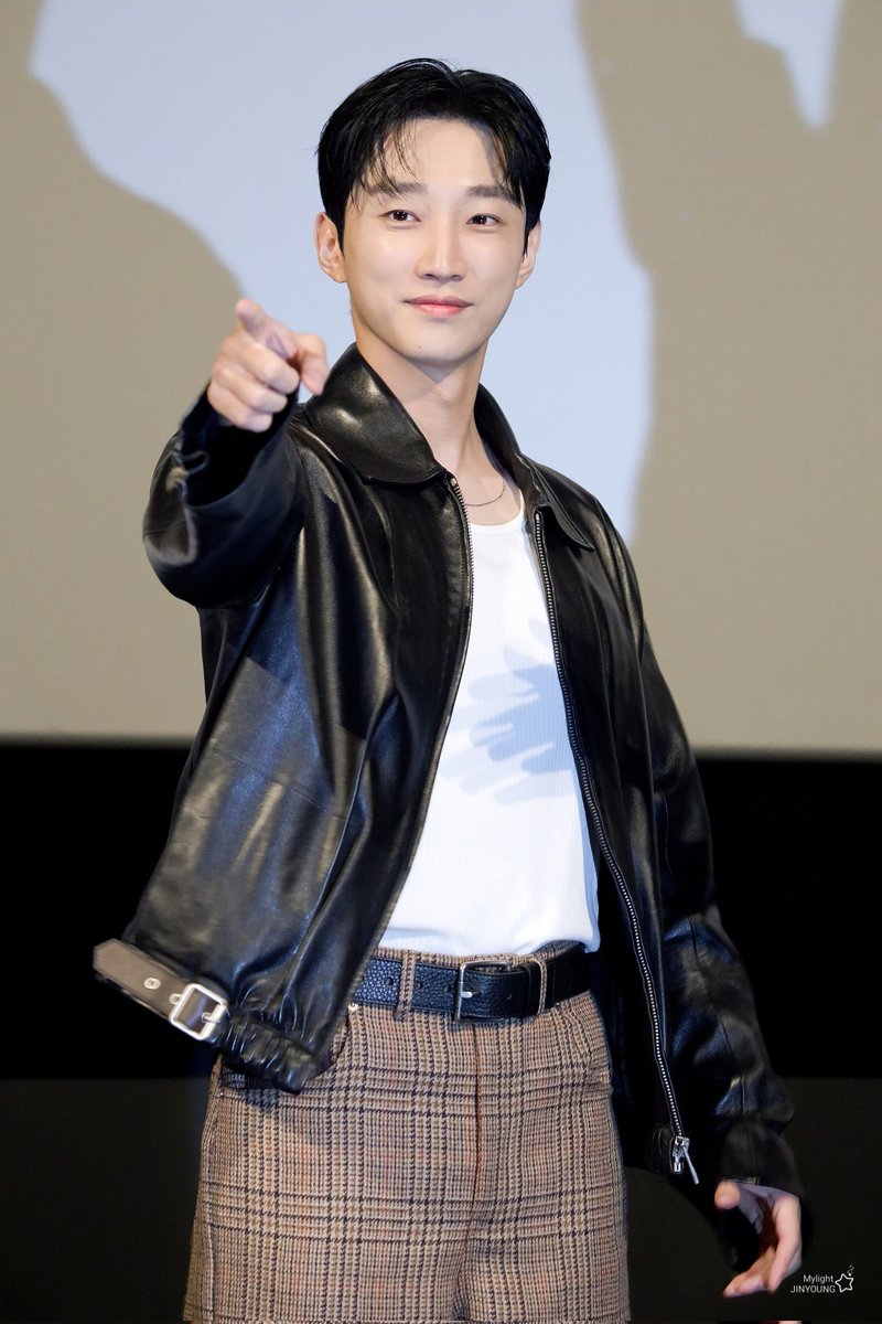소중한 나의 빛,진영🌟 tweet media