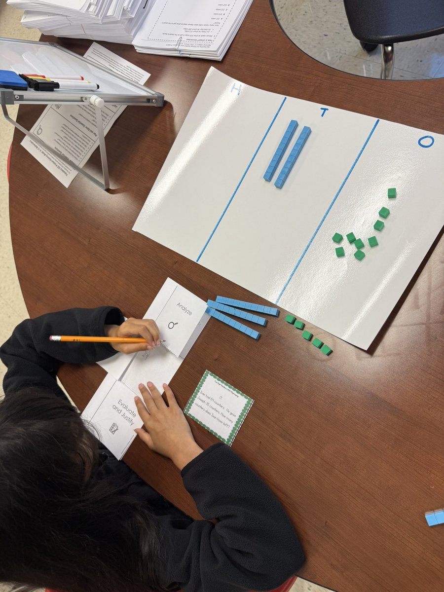 LearnWithCaston's tweet image. ✨ Small Group Math in Action ✨
Hands-on learning with base-ten blocks helps my students see numbers, build understanding, and make sense of place value! Our math toolkits make every lesson engaging and interactive 💙💚
#HandsOnMath #SmallGroupInstruction #MathCenters…
