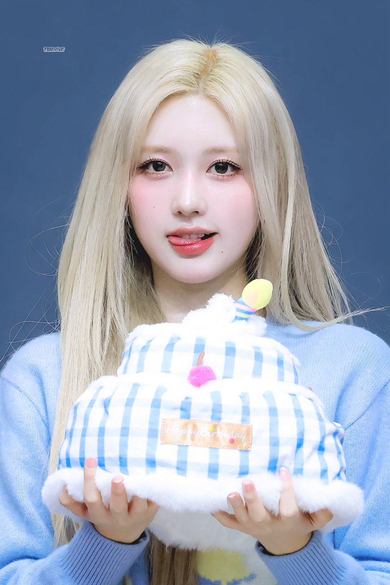 🎂🦊

#OurWarmSpringGaeul
#가을양_이제그만_내게로와요

#IVE #아이브 
#GAEUL #가을 #ガウル #アイヴ