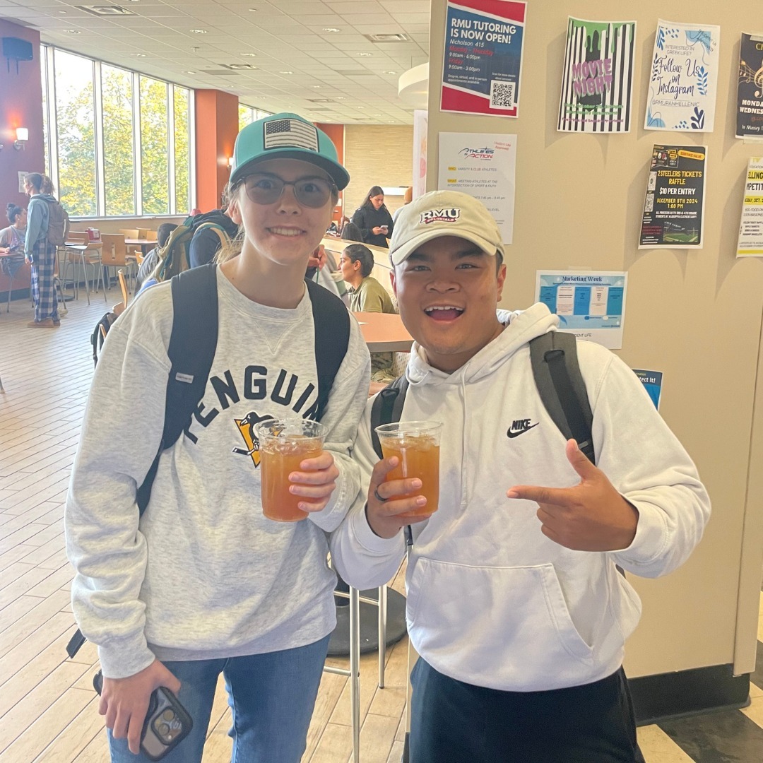 Our sites celebrated the first day of fall yesterday with all things pumpkin and apple! How did you spend the autumnal solstice? 🍂🎃🍎