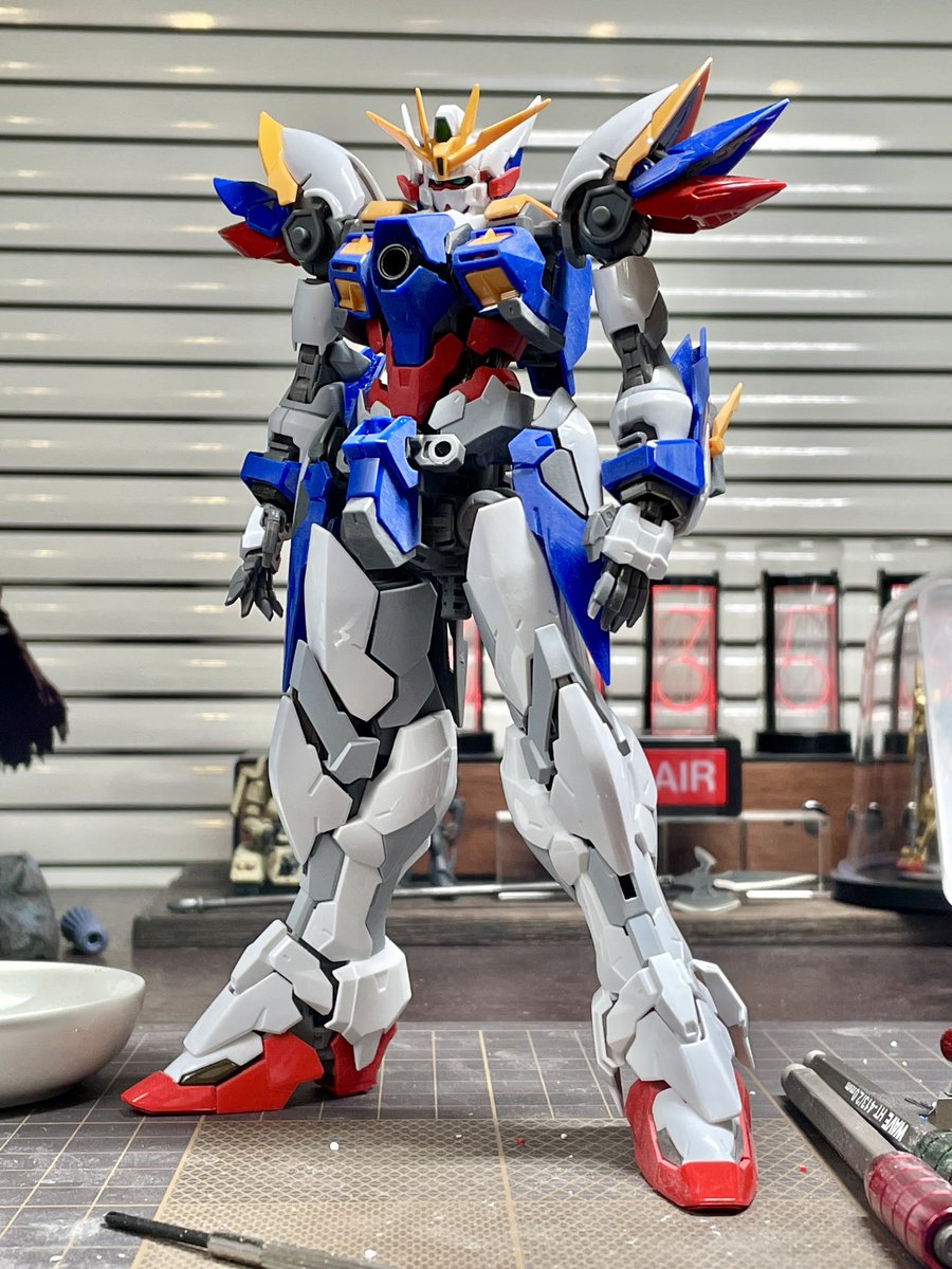 HiRM ウイングガンダムEW 制作中
今日も仮組&amp;クリアランス。顔が付きました。
このマッシブなプロポーション！
うっとりします！
#ガンプラ
#ウイングガンダム