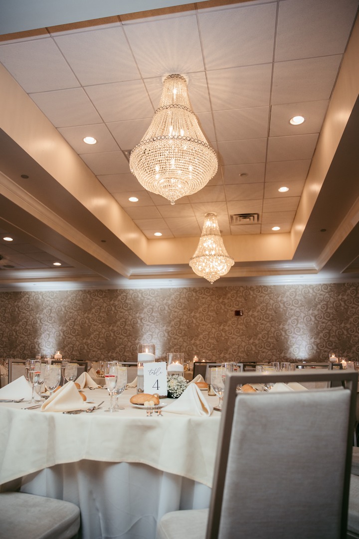 SpringfieldCC1's tweet image. When people say “It’s all in the details,” this is what they mean.
Choose to celebrate your big day with Springfield Country Club, where every detail counts.
📸: Lovestruck Pictures
