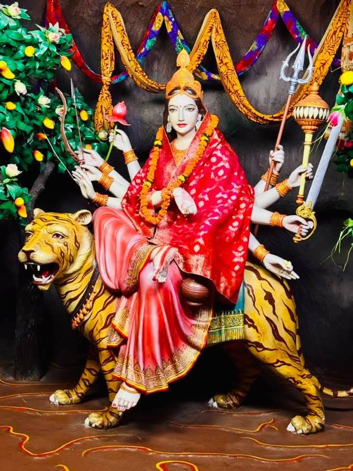 🌸🙏माता रानी की कृपा से ,
 आपकी रात शांति और सुख से भरी रहे,
सपनों में भी उनके आशीर्वाद का प्रकाश चमके,
और कल का हर क्षण आपके लिए मंगलमय हो।

जय माता दी 🙏💫 शुभ रात्रि 🌙