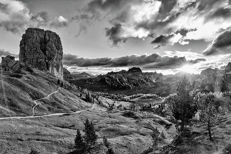 ImagesByJonEvan's tweet photo. Using photography from the Dolomites in Italy is a great way to decorate your space. .#Buyintoart #homedecor #homedecorating #interiordecorating #wallart #photography #art #aYearforArt #italy #Dolomites #travel #artwork #photograpy #photo #vacation https://t.co/7iuD4B0rt9 https://t.co/UwYzNhB48V