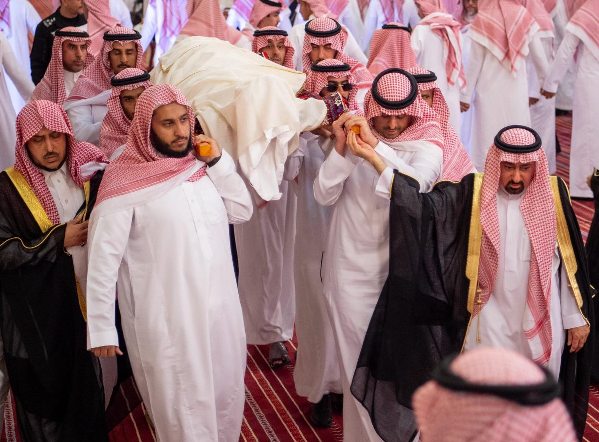maluonerah's tweet photo. RT @BinSfrann: #مفتي_عام_المملكه

اللهم بارك لنا في علمائنا وخلف لنا خيراً . ••• https://t.co/5PL9srsgZi