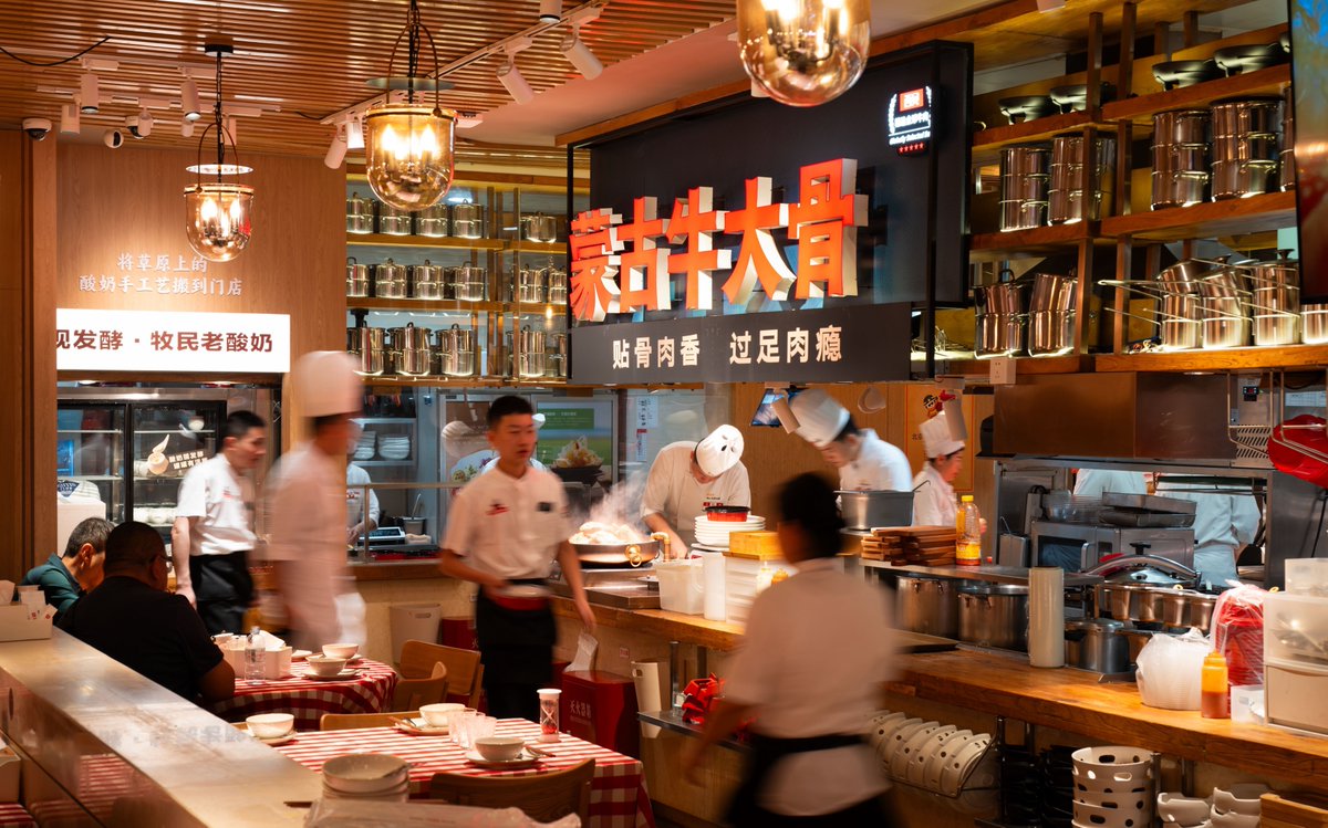 Chineinfocom's tweet image. [Internet du Milieu ] En plein essor, les #plats préparés divisent les Chinois et interrogent sur notre rapport à la #nourriture à l’ère de l’hyper-industrialisation de l’#alimentation et de la livraison de #repas.
#société #buzz #internet #Chine #débat
👉t.ly/Z5WuZ