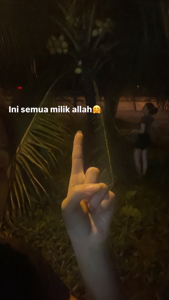 Softvoicee's tweet photo. Kelapa segarnya kaka https://t.co/WIQXsqtozp