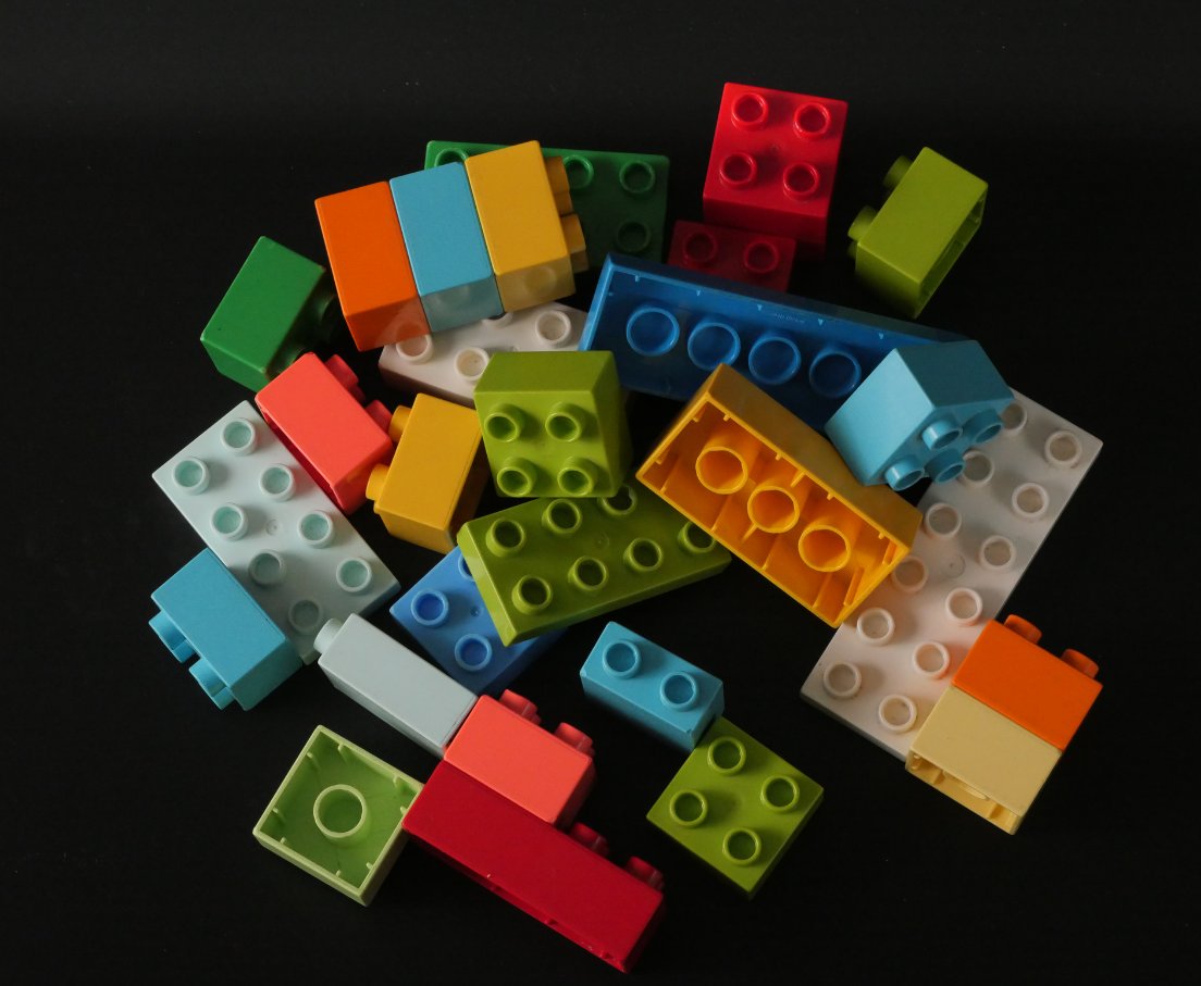 UtahBIM's tweet photo. Ever seen an unintentional soffit on a LEGO set? Didn’t think so.

That’s because LEGO builds with precision: clear instructions, every piece accounted for.

Until construction coordination is that precise, GCs + owners will keep paying for rework. 
#BIM https://t.co/K5Ci6MaW32