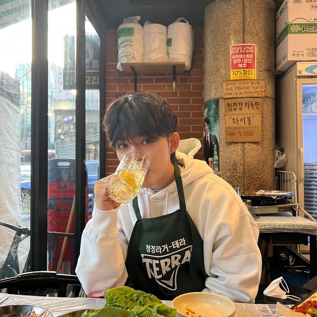 devjww's tweet photo. ㅤ 

Happy 10 months sa pinakapogi kong jowa na walang sawa kung alagaan ako at ibaby. Salamat for being there always, at sa pagtanggal ng pagod ko sa bawat pagtapos ng mga nakakapagod na araw. Mahal kita.  
ㅤ
ㅤ https://t.co/LTvuaZehOp