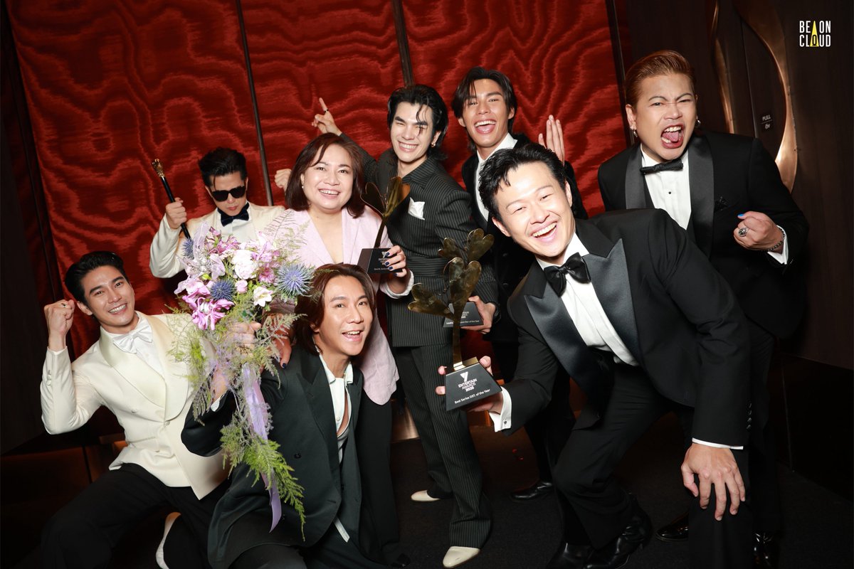 BeOnCloud ในฐานะผู้ผลิตซีรีส์ Shine รวมถึงทีมงานและนักแสดงทุกท่าน ขอขอบคุณ 3 รางวัล

🏆 Best Series OST. of the Year
● เพลง Am I in Love (“Shine” Original Soundtrack) - Slot Machine
🏆 Leading Boys' Love Star of the Year
● มาย – ภาคภูมิ ร่มไทรทอง
🏆 Best Boys' Love Series of