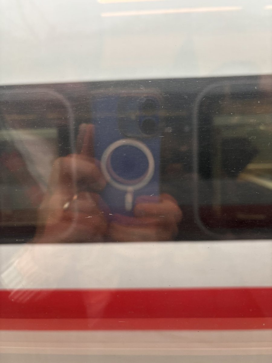 „Reinige das Kameraobjektiv“ oder zwei ICEs stehen auf der Strecke