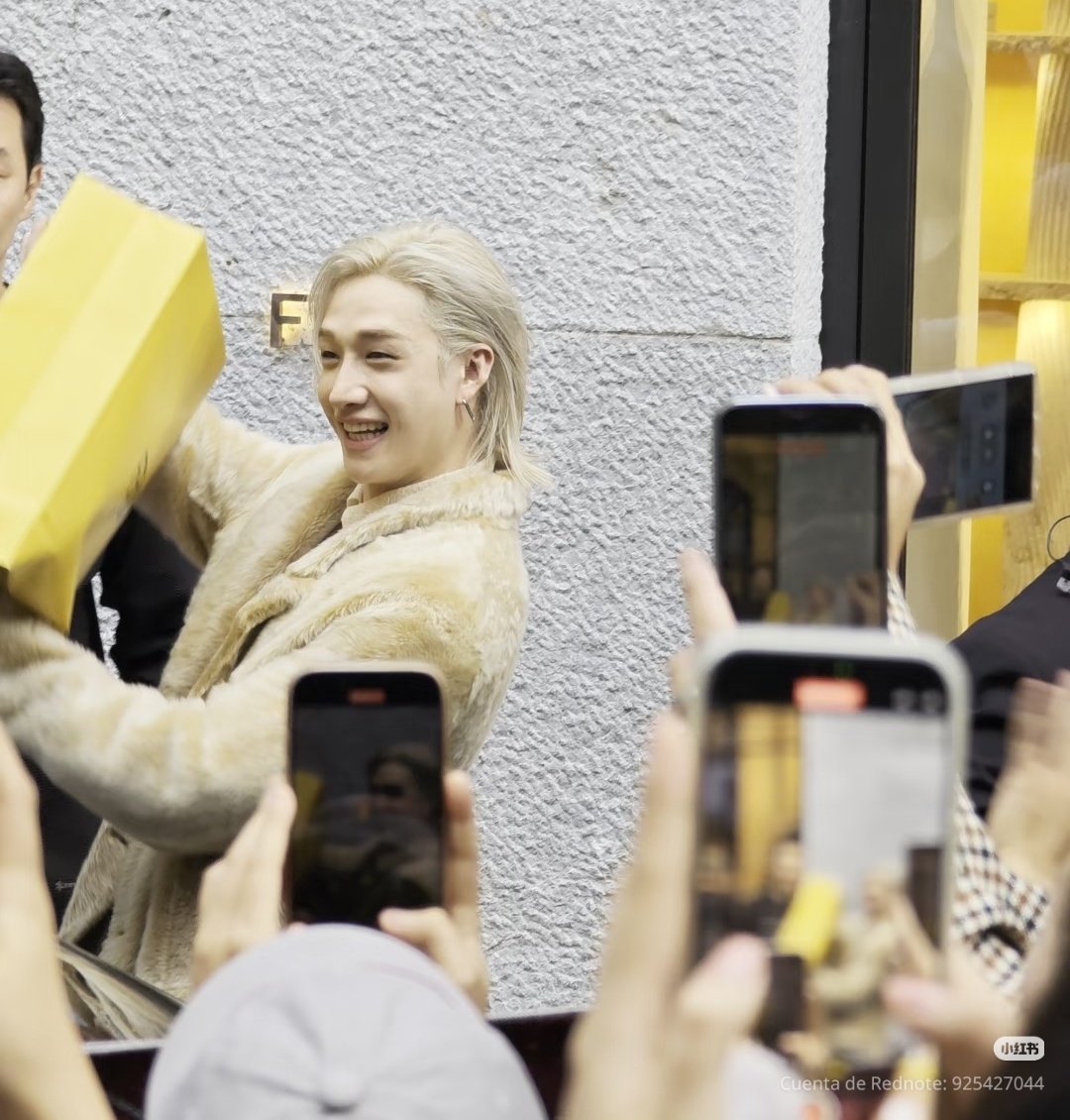 realskzoo's tweet photo. Tan lindo 💛

#BANGCHANxMFW25
#FENDISS26
#BANGCHAN @fendi https://t.co/hmLUPBcONY