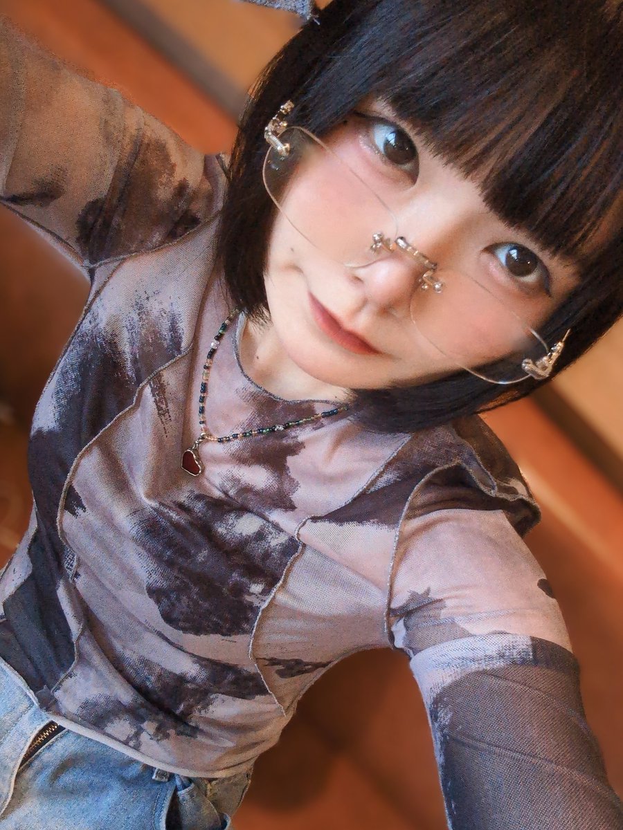 2025年09月23日(祝火)
秋服わかんないからとりあえず透けてる長袖を着といた。暑かった。