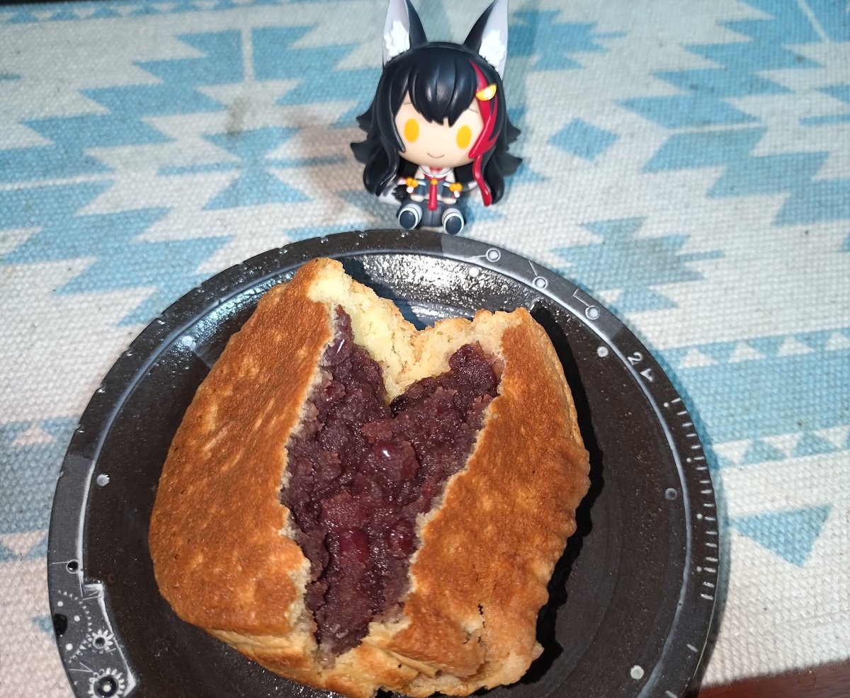 以前から伺いたかった"かんたろう"さんに群馬の大使ミオしゃとお邪魔しました〜
今回は小倉とカスタードとマロンそして、お好み焼き！
"今川焼きのお好み焼き！？"ってとても楽しみにしてました。
…もうね目ん玉飛び出るくらい美味しかったよ！！
皆様も是非とも！