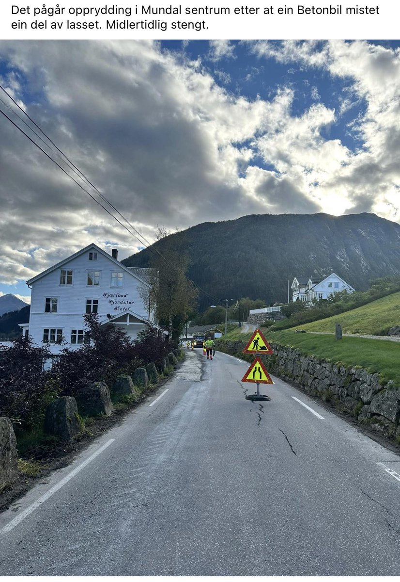 Boyum's tweet photo. Veit @VTSvest noko om når vegen blir opna? https://t.co/ZXj48JXkWh