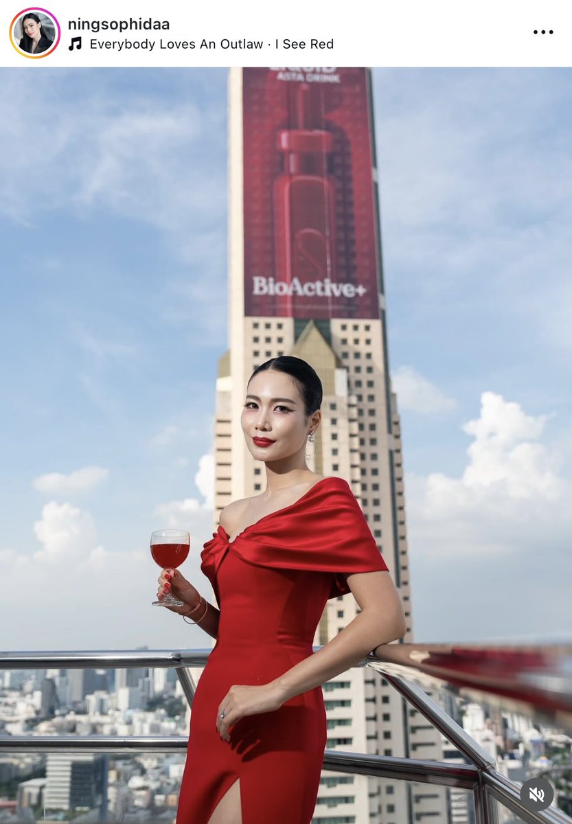 yonbuns's tweet image. อมกกก คุณนิ้งสวยจริง สวยเหมือนนี่ตายไปแล้ว เพราะเจอนางฟ้า ㅠㅡㅠ แดงที่ถูกต้อง แดงแบบ #PaintTheTownRed  #BioActivePainttheTownRED
#BioActiveREDchallenge ❤️🍎🌹✨
แคมเปญที่เล่นใหญ่มากๆ เอาซะอยากไปถ่ายบ้าง แต่ไม่สวยแบบนี้5555