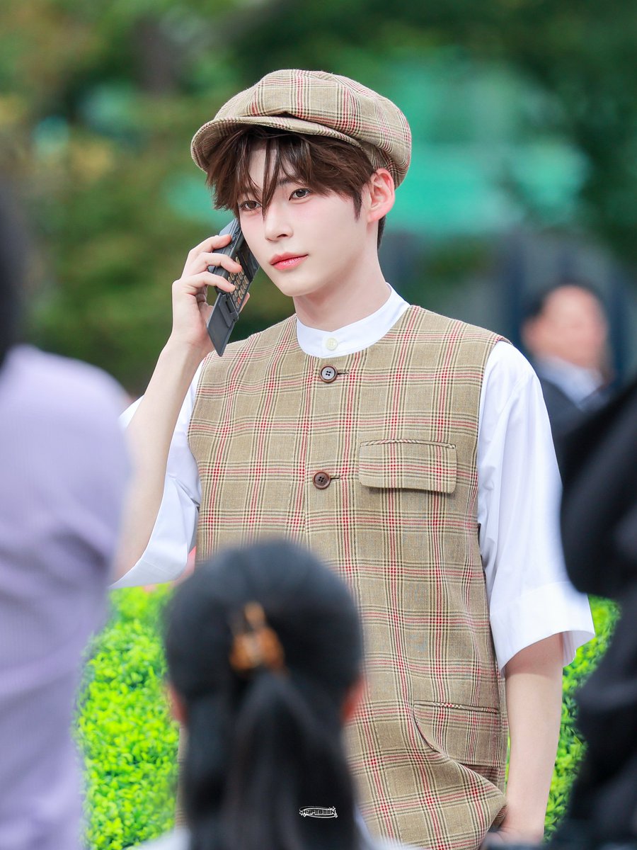 hype_been__'s tweet photo. 250922 미스지컬렉션 S/S 2026

같은 착장에서 이렇게 다른 분위기 내기 있기없기

#제로베이스원 #ZEROBASEONE #ZB1 #성한빈 #SUNGHANBIN #ソンハンビン #成韩彬 https://t.co/yO0XRghltl