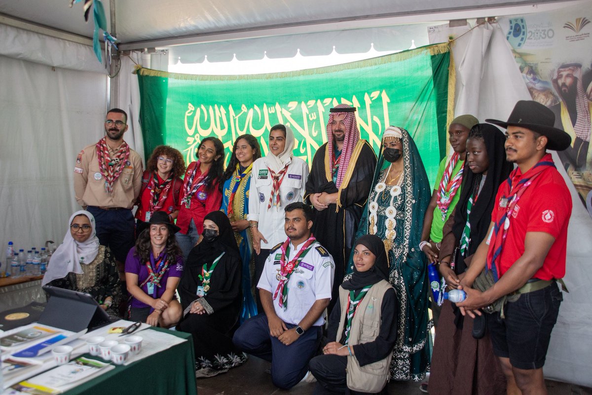 llxhu4's tweet image. تمثيلي للوطن ليس مجرد حضور باسم بلدي العظيم، بل هو أمانة احملها بكل فخر، ورسالة تبعث للعالم أن وطننا هو مزيج من العزّة والقيم الراسخة. إنه شعور يملأ القلب اعتزازًا ويجعل كل إنجاز نحققه انعكاسًا لصورة وطننا الغالي🇸🇦🤍.
#اليوم_الوطني_عزنا_بطبعنا 
#اليوم_الوطني_95 
@scouts_org_sa