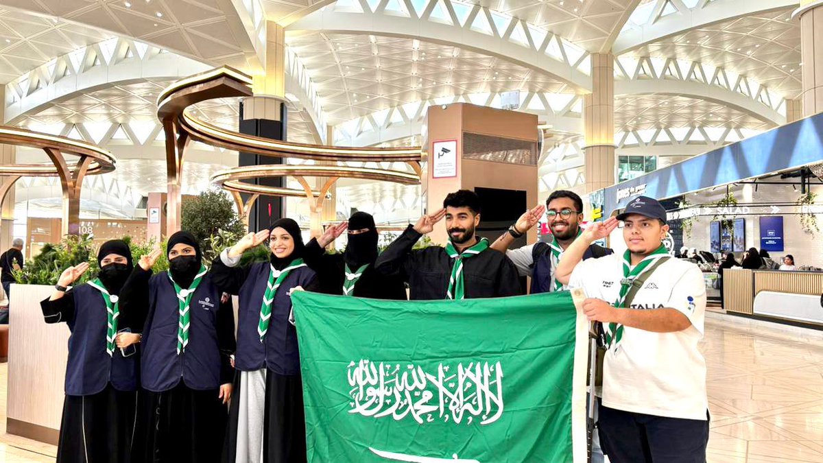 llxhu4's tweet image. تمثيلي للوطن ليس مجرد حضور باسم بلدي العظيم، بل هو أمانة احملها بكل فخر، ورسالة تبعث للعالم أن وطننا هو مزيج من العزّة والقيم الراسخة. إنه شعور يملأ القلب اعتزازًا ويجعل كل إنجاز نحققه انعكاسًا لصورة وطننا الغالي🇸🇦🤍.
#اليوم_الوطني_عزنا_بطبعنا 
#اليوم_الوطني_95 
@scouts_org_sa