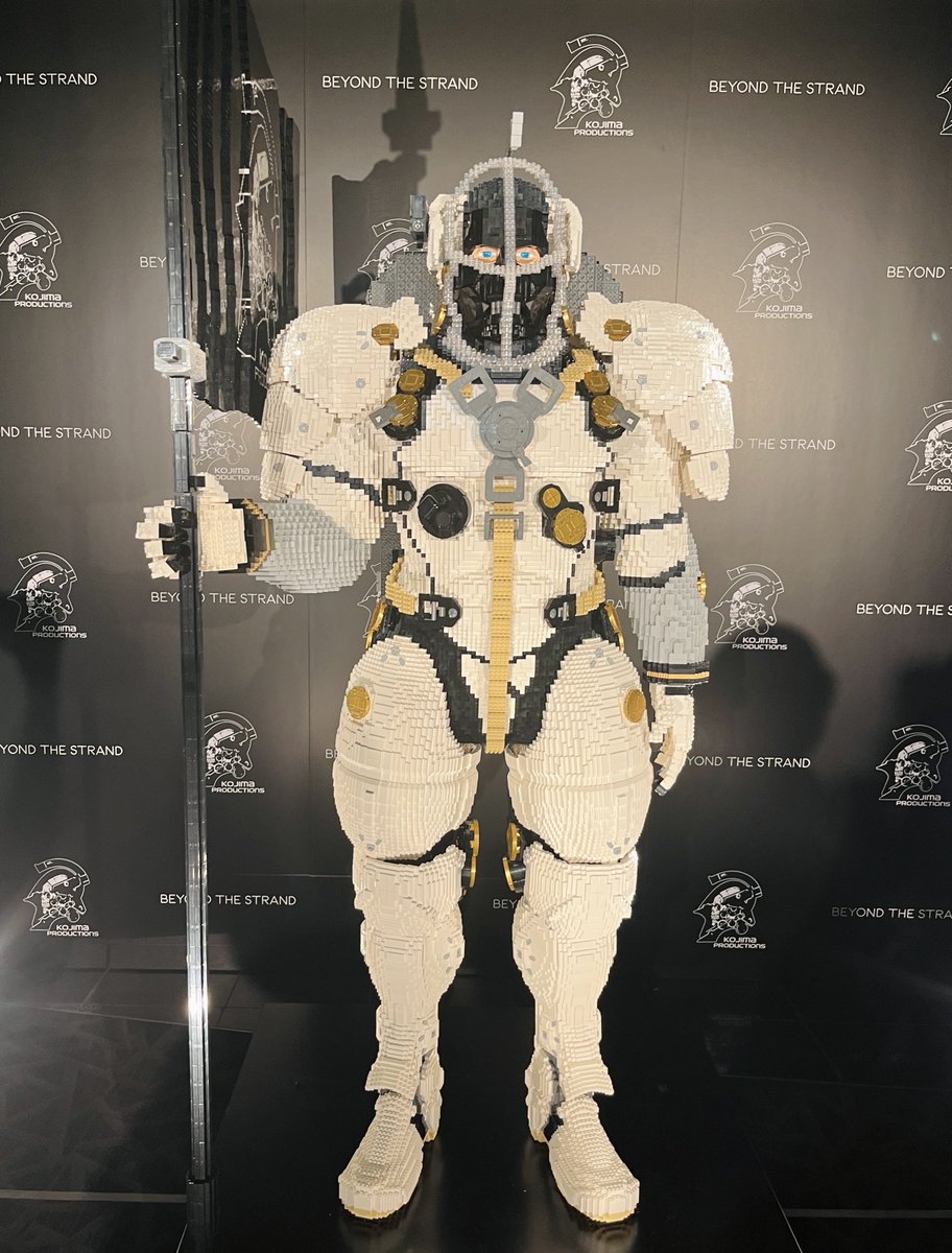 Lego Kojima Productions Ludens statue!