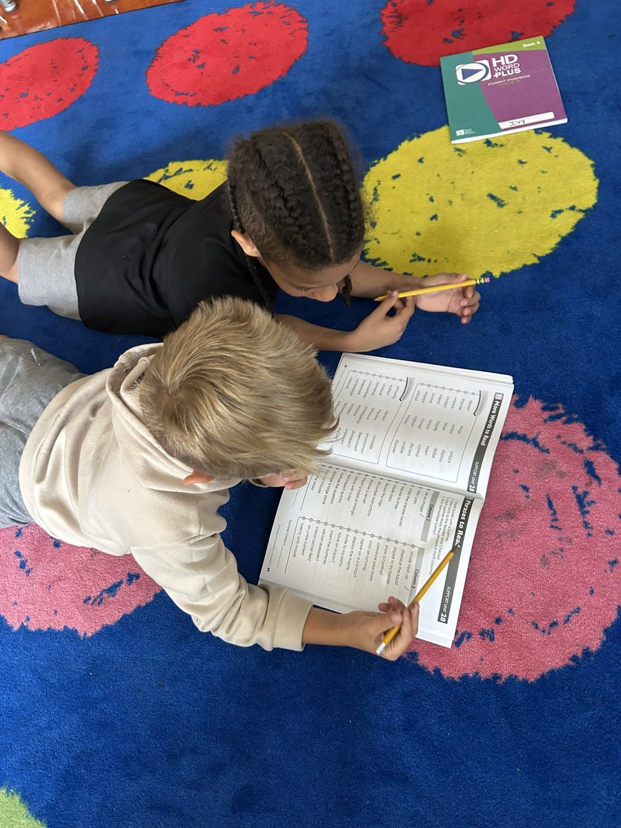 Mrs Mangoff (@teachthemmissm) on Twitter photo At <a href="/Hamilton_LN/">Linden Elementary</a> we use our ROAR block/ intervention time to respond to classroom data&give students exactly what they need to fill gaps! Today with partners we are reading multi syllabic words&analyzing syllable types to become more fluent readers who can decode and comprehend! At <a href="/Hamilton_LN/">Linden Elementary</a> we use our ROAR block/ intervention time to respond to classroom data&give students exactly what they need to fill gaps! Today with partners we are reading multi syllabic words&analyzing syllable types to become more fluent readers who can decode and comprehend!