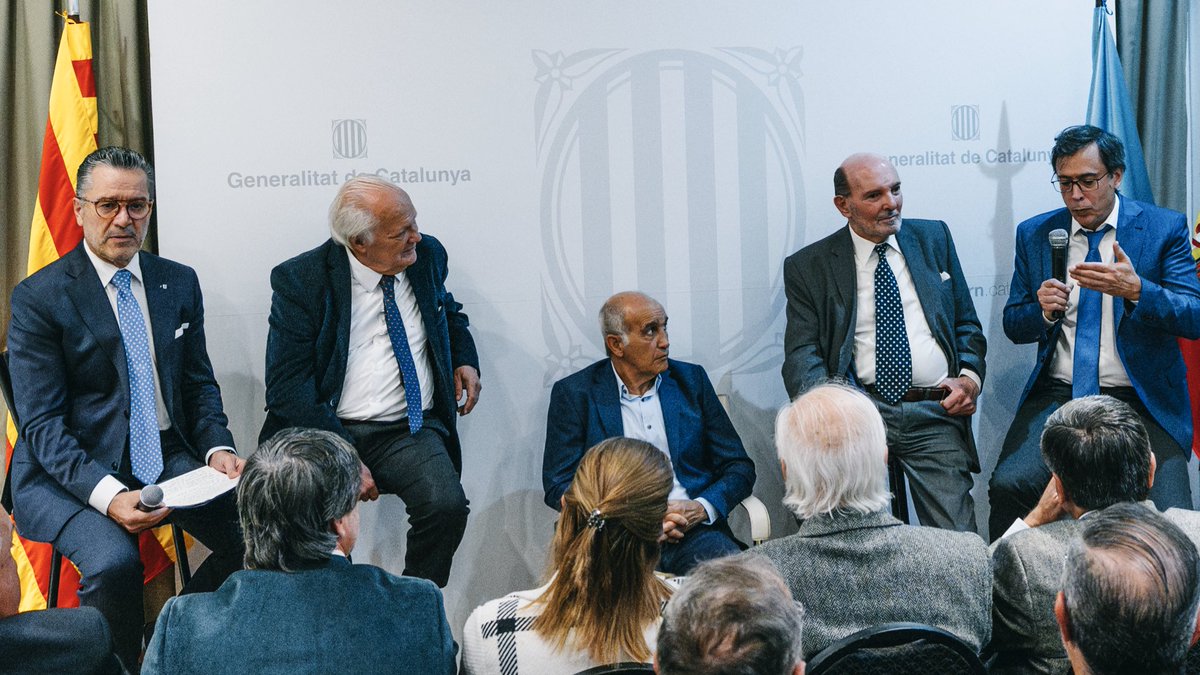 ⚖️ La Delegación del Gobierno en el Cono Sur y la <a href="/FundStrassera/">Fundación Strassera</a> rindieron homenaje a la CONADEP, a Julio Strassera y al tribunal histórico que hace 40 años juzgó a las Juntas Militares en Argentina.

🧵