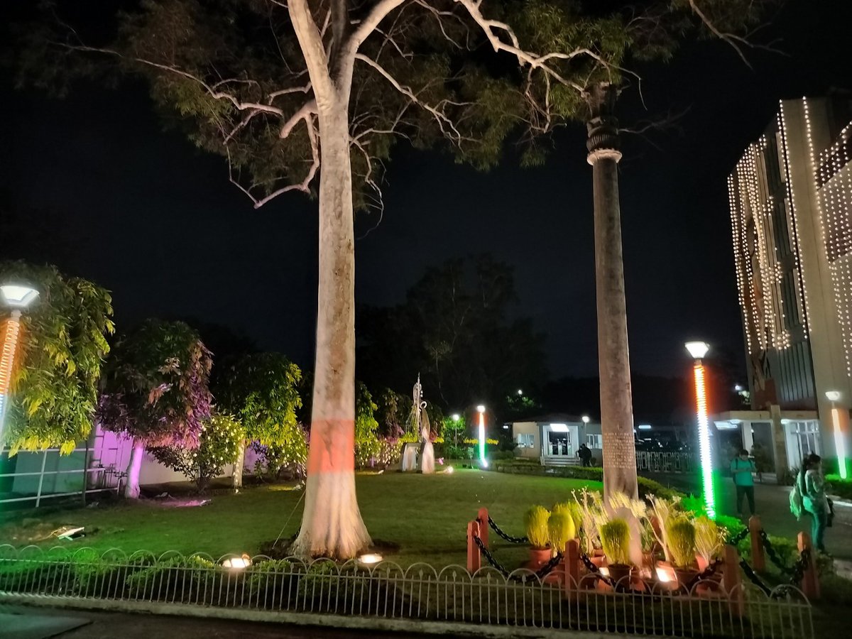 CSIR_NML's tweet image. On the eve of the 84th CSIR Foundation Day celebrations, CSIR-NML has been beautifully illuminated with decorative lights, creating a festive and vibrant atmosphere @CSIR_IND