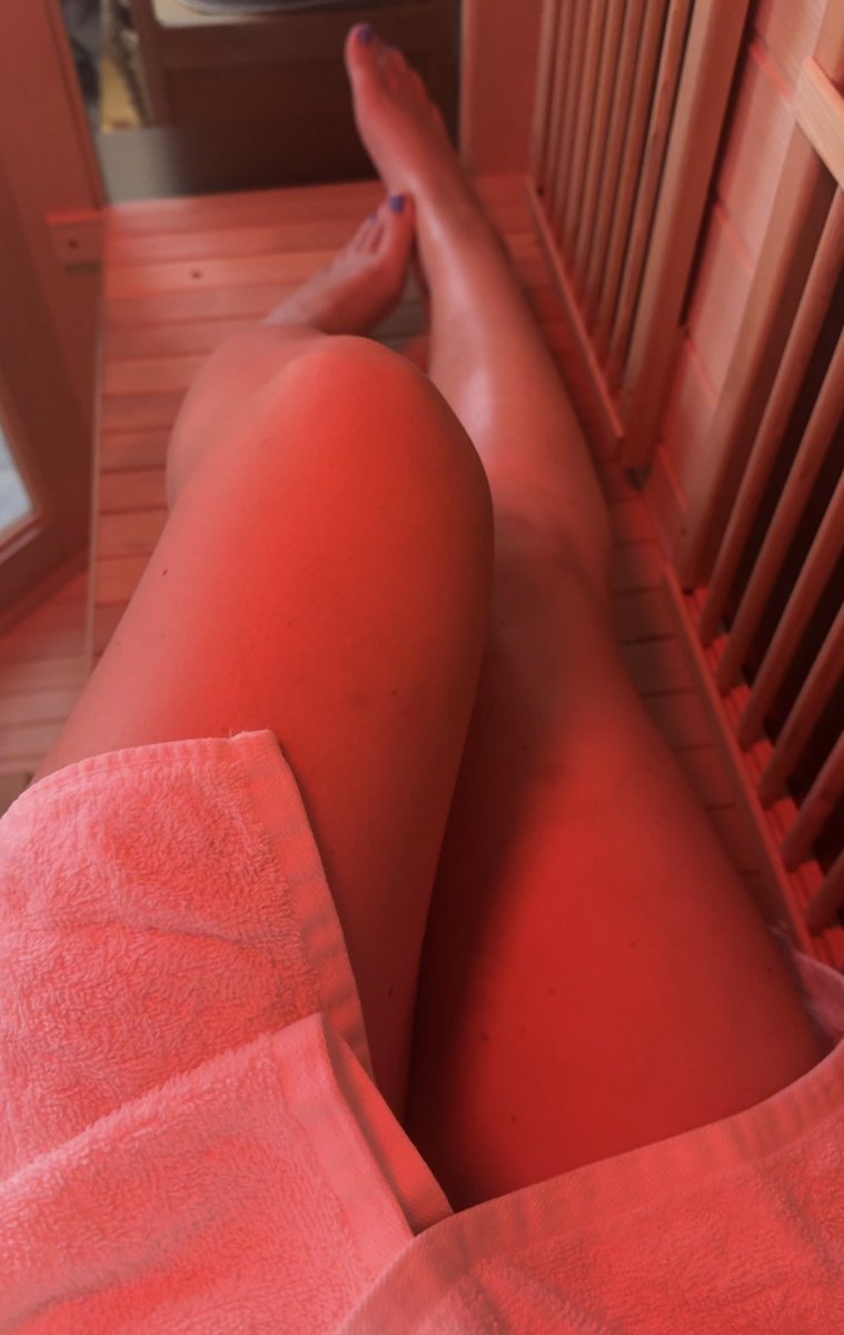 bow2bryce's tweet image. sweatin in the sauna