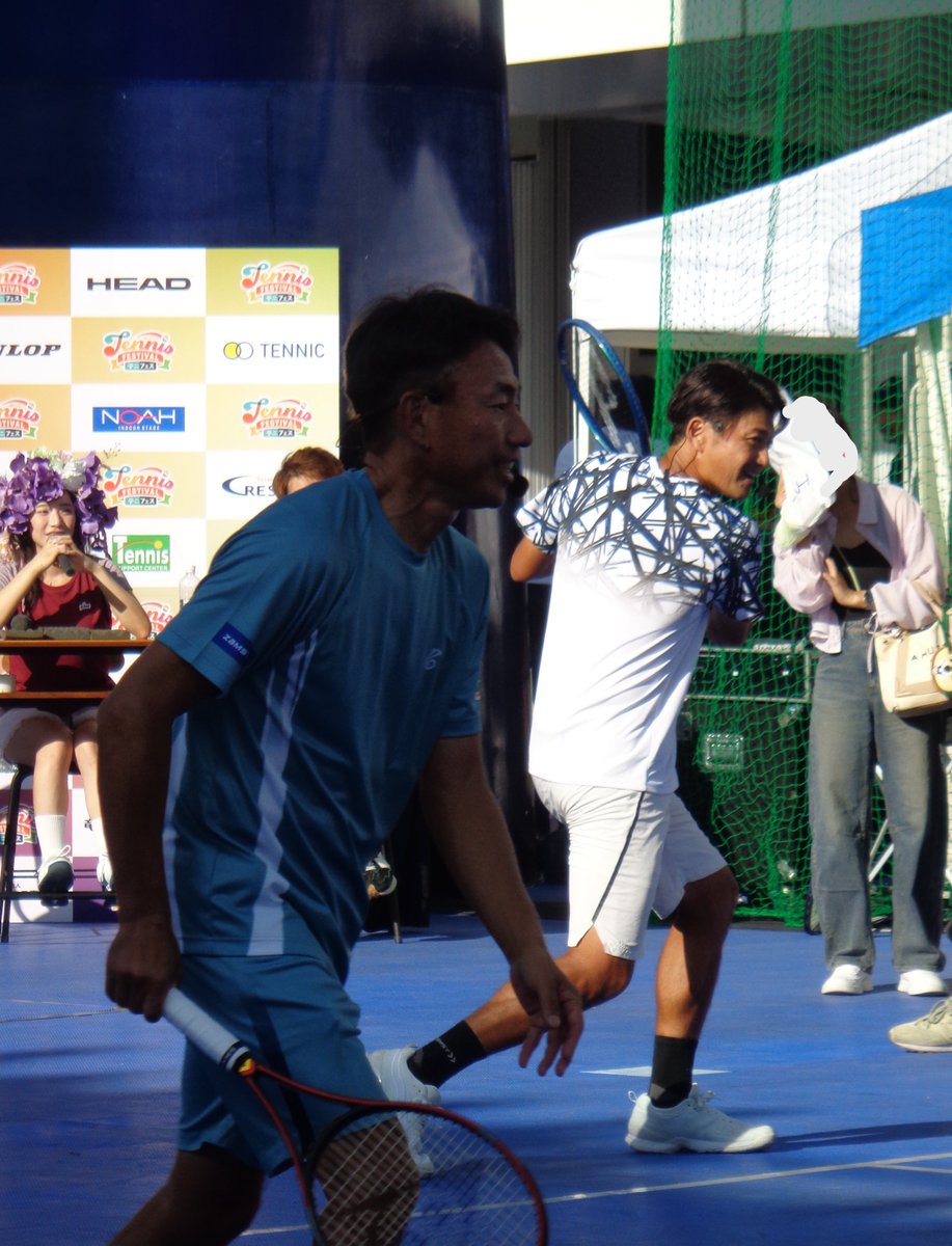 TennisPanda2's tweet photo. 2025年09月23日(祝) テニフェス_チームSTA集合！エキシビションマッチを見に行ってきました🥰💗チームSTAとして、貴男プロ✨と小野田プロ💖がペアを組んでいたのにポイントの途中で貴男プロだけになって対戦していたり🤭💞ドキドキでとても楽しかったです😆💕#スタテニ #テニフェス2025 #オアシス21 https://t.co/JjSQwAtpQl