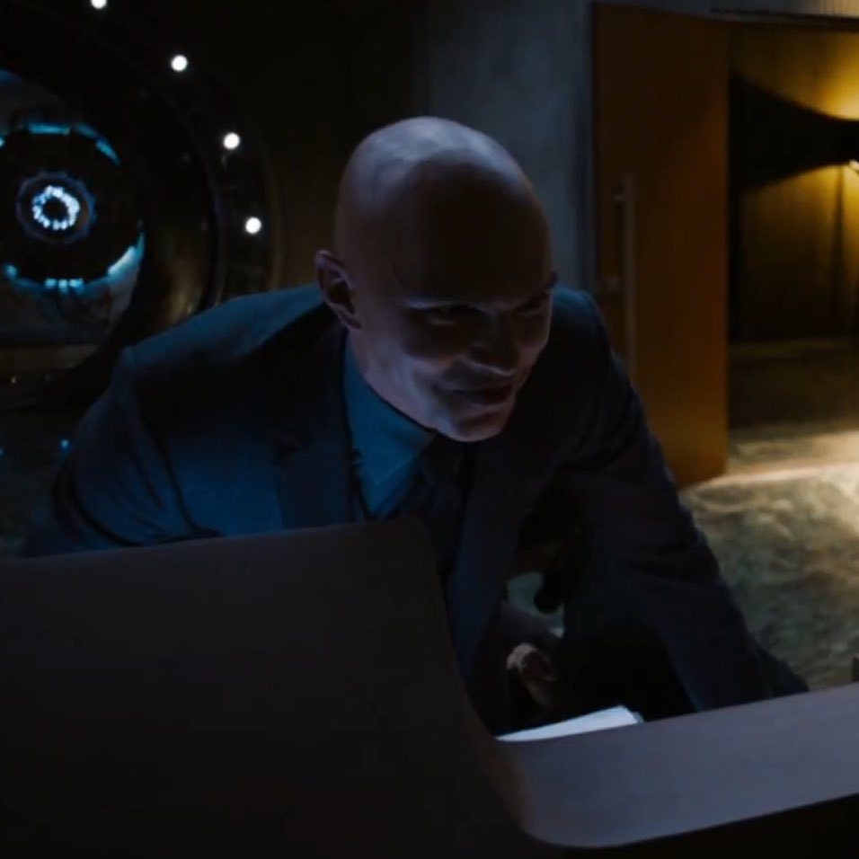 houltdaily's tweet photo. ✧. ┊⁭some nicholas as lex luthor content from the superman gag reel !! https://t.co/iqKaBYmYb5