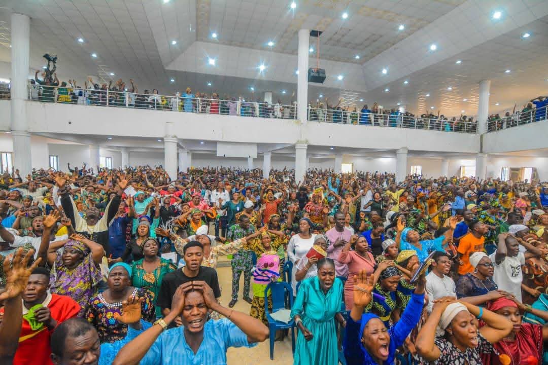 Baba_Mioo's tweet photo. Mopase.. To ba ku iseju kan ki Oju ko ti o
Idasi Olorun Ko bo aso Ogo si o lorun 
Loruko Jesu Kristi.. https://t.co/kkaandaG8d