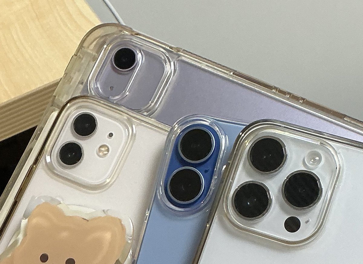 폰 바꿨어용
신기해서 친구랑 카메라 비교함
에어7
12일반 17일반 14프로

카메라 크기 차이봐,,,