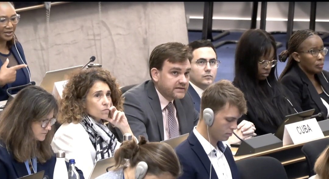 Alejandro González Behmaras tweet media