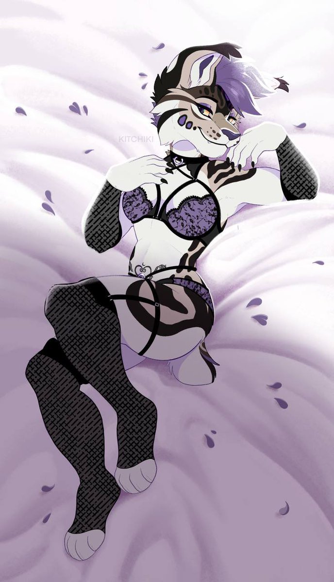 Got some new art from <a href="/Kitchiki/">Kitchiki</a> and am absolutely in love with it🥹