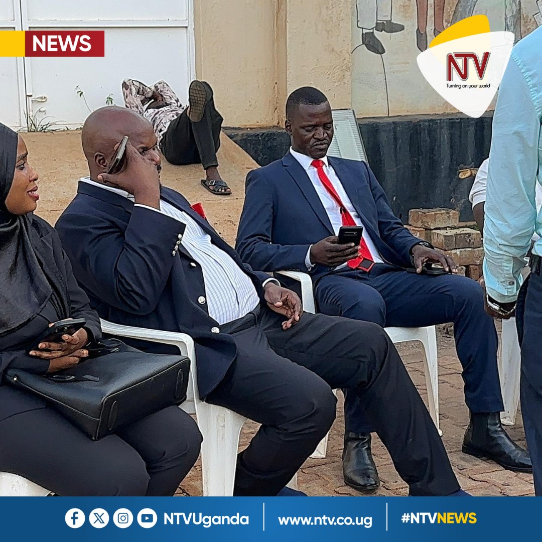 Common Man’s Party (CMP) president Mubarak Munyagwa and party leaders camp at the Electoral Commission, awaiting Justice Simon Byabakama’s explanation for delays in issuing nomination certificates. #NTVNews

📹 @Ibrahim_Kavuma
