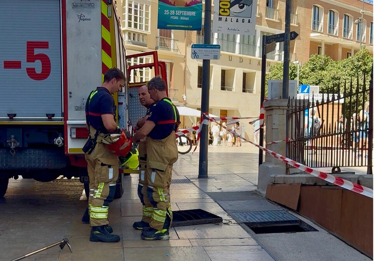 🔶 SUR+ 📰 El Ayuntamiento de #Málaga se apaga más de una hora. ✍ <a href="/pilarrquiros/">Pilar R. Quirós ☀️</a> 📷 P. R. Q. ➡️ diariosur.es/malaga-capital…