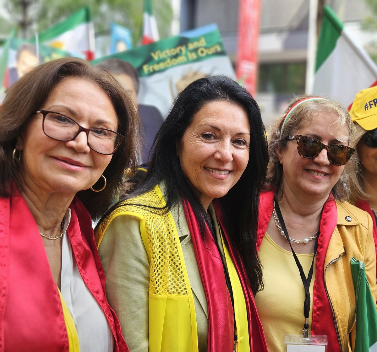 We are the voice of all political prisiners in Iran,  in front of the #UN. Regime change by the Iranian people
#OurChoiceMaryamRajavi #2025FreeIranNYRally