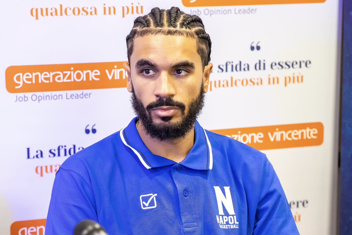 basket_napoli's tweet image. 𝗣𝗥𝗘𝗦𝗘𝗡𝗧𝗔𝗧𝗢 𝗡𝗔𝗭 𝗠𝗜𝗧𝗥𝗢𝗨-𝗟𝗢𝗡𝗚. 𝗚𝗘𝗡𝗘𝗥𝗔𝗭𝗜𝗢𝗡𝗘 𝗩𝗜𝗡𝗖𝗘𝗡𝗧𝗘 𝗔𝗡𝗖𝗢𝗥𝗔 𝗠𝗔𝗜𝗡 𝗦𝗣𝗢𝗡𝗦𝗢𝗥 𝗗𝗘𝗟 𝗖𝗟𝗨𝗕 𝗔𝗭𝗭𝗨𝗥𝗥𝗢. 🫱🏼‍🫲🏼🏀🎙

🔗 Scopri il comunicato integrale: bit.ly/42Iuj4k

#NapoliBasketball | #DestinationNapoli 💙