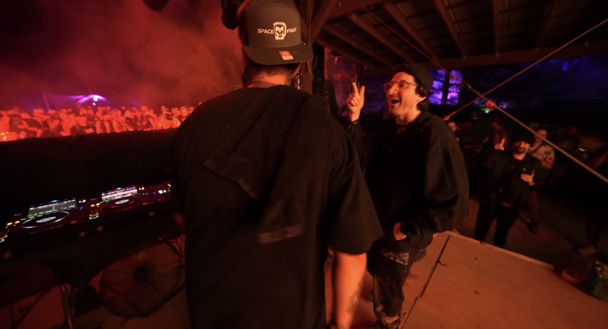 That <a href="/SunkenFrequency/">Arthus</a>
 x RAFEEK 
X GRIM SICKY 

bout to go dummy😤