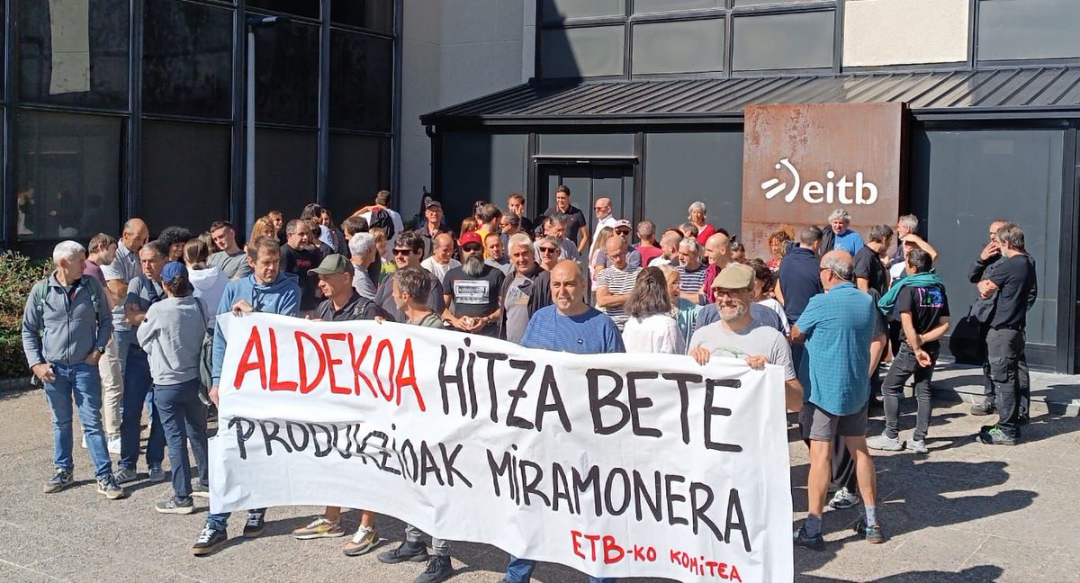 LAB EITB Media (@labeitb) on Twitter photo 📢  Miramongo <a href="/euskaltelebista/">ETB</a>-ko langileek berriro ere elkarretaratzea egin dute zuzendaritzari produkzioa Miramonera ekartzeko exijituz
💢 Administrazio kontseiluko kideei egoeraren berri eman diote
#PribatizaziorikEZ #InposiziorikEZ 📢  Miramongo <a href="/euskaltelebista/">ETB</a>-ko langileek berriro ere elkarretaratzea egin dute zuzendaritzari produkzioa Miramonera ekartzeko exijituz
💢 Administrazio kontseiluko kideei egoeraren berri eman diote
#PribatizaziorikEZ #InposiziorikEZ