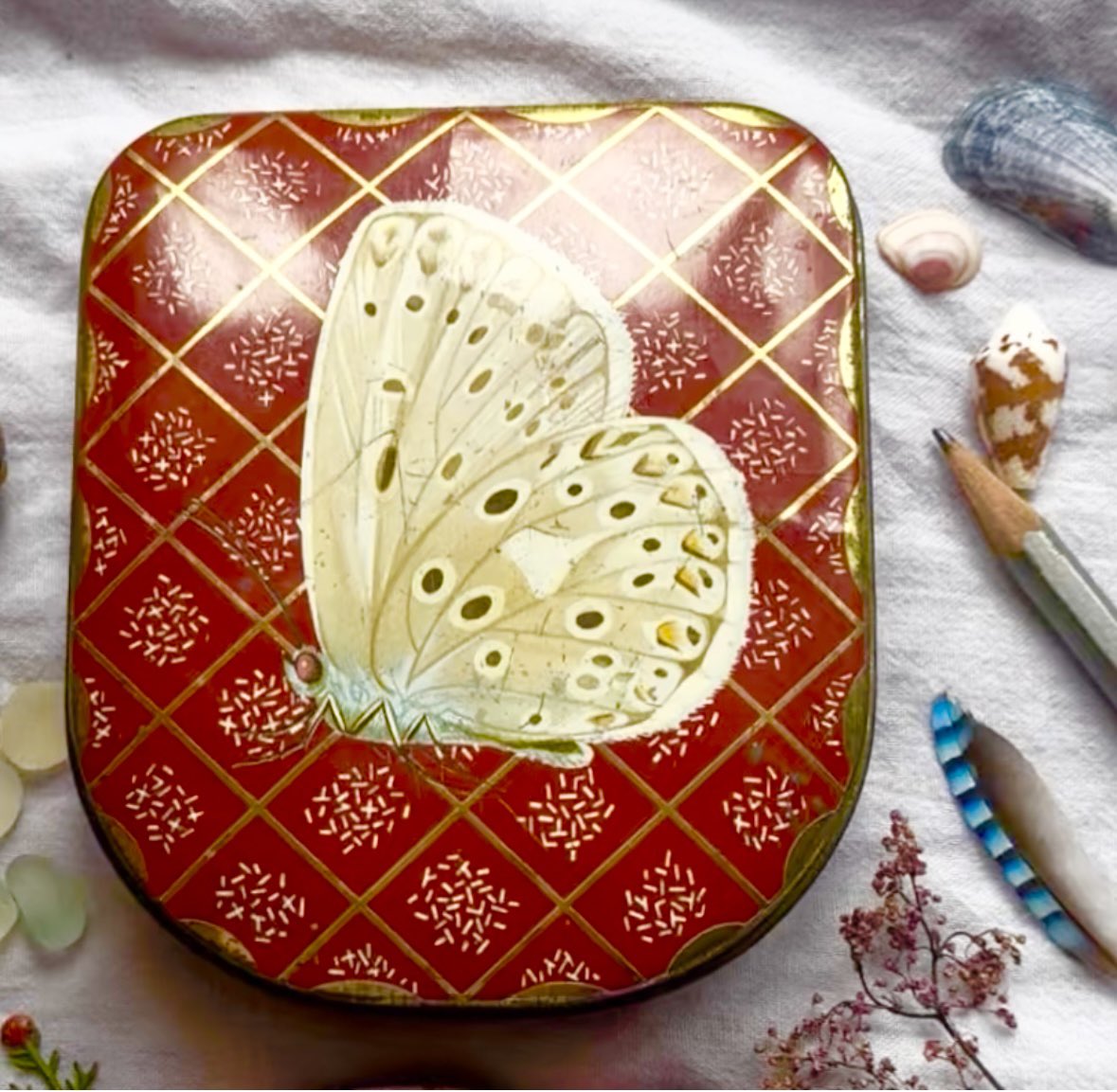 Younger daughter &amp; I have made 4 small museum kits for mental health-beautiful vintage tins containing tiny printers’ tray-like storage compartments, a collection of small precious items with hand-written list of what they are &amp; from which era👂🏼,plus a booklet I’m writing about