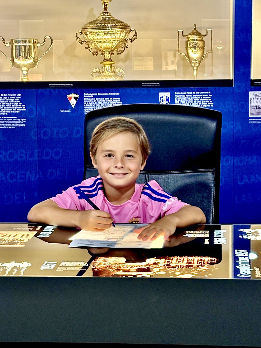 📝 Lucas Cerrejón y Thiago Ponce ya han firmado sus respectivos contratos como jugadores de nuestro Benjamín B 💪🏻

¡Enhorabuena chicos, a por todas! 💙