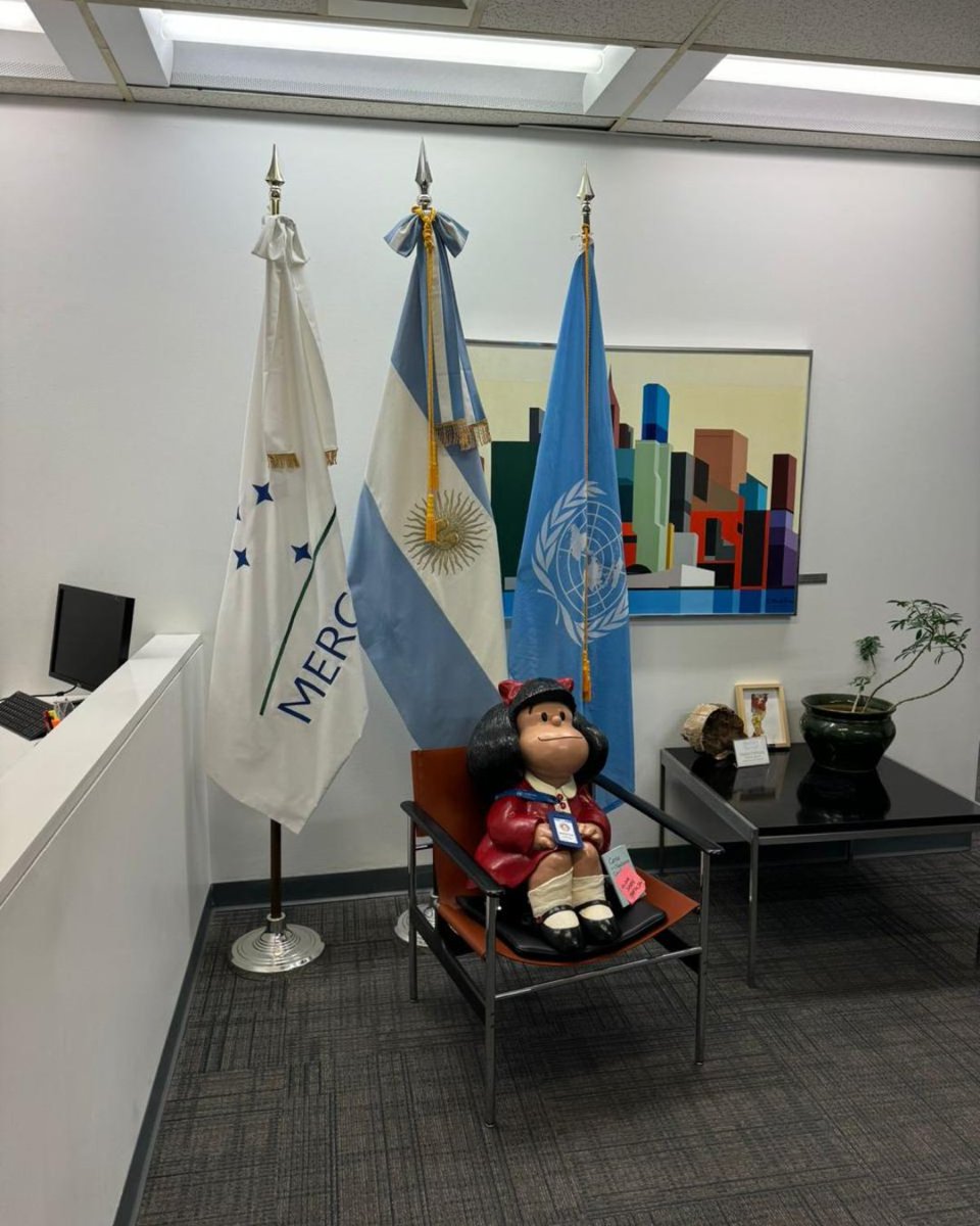 MafaldaDigital's tweet photo. «¡Y se acabarán los líos y las guerras y el mundo estará a salvo!».🌎

Hoy comienza la Asamblea General de las Naciones Unidas, donde se reunirán representantes de 193 países miembros de la ONU para abordar temáticas con objetivos climáticos, de desarrollo y crisis humanitarias. https://t.co/0OmgiclLKT