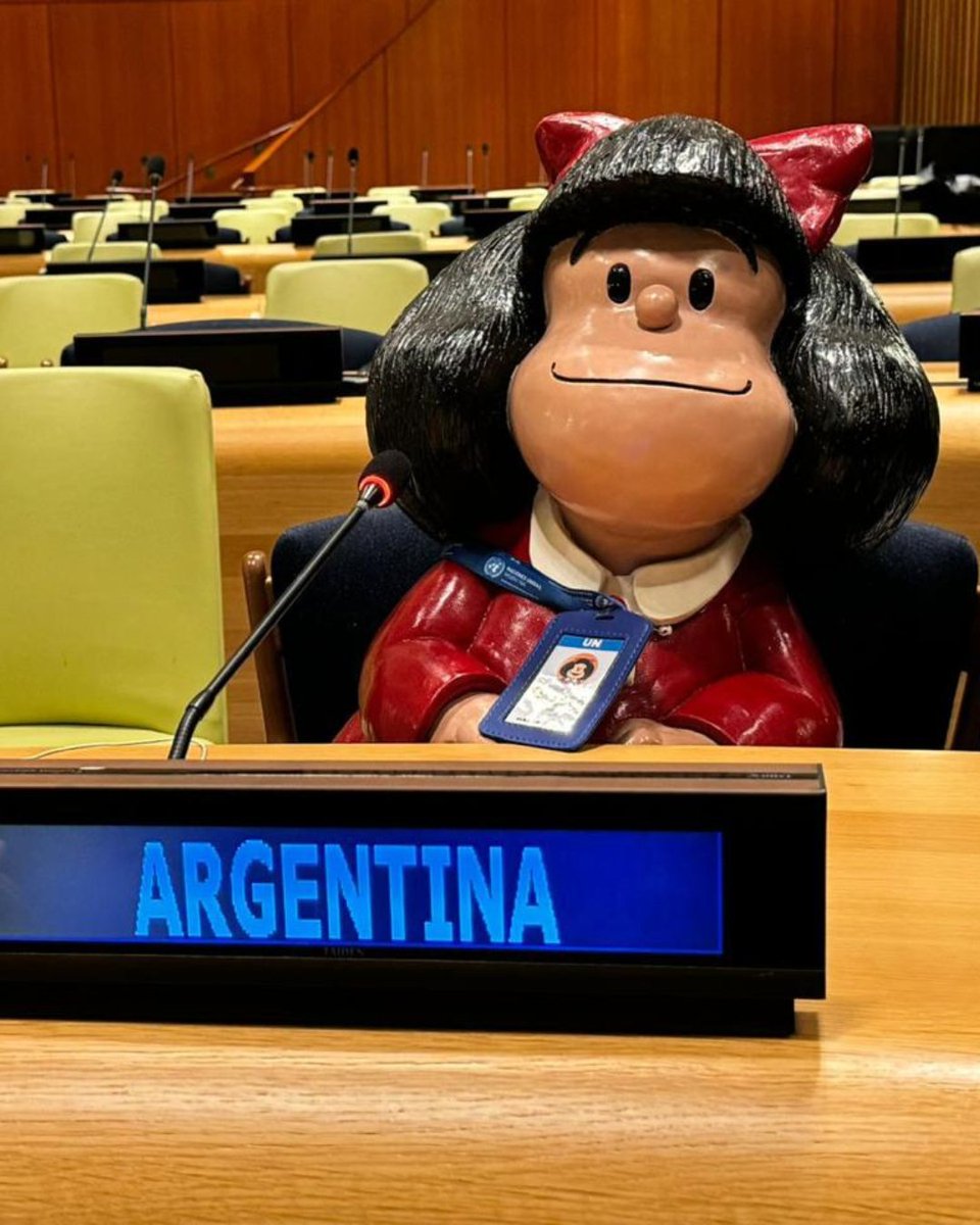 MafaldaDigital's tweet photo. «¡Y se acabarán los líos y las guerras y el mundo estará a salvo!».🌎

Hoy comienza la Asamblea General de las Naciones Unidas, donde se reunirán representantes de 193 países miembros de la ONU para abordar temáticas con objetivos climáticos, de desarrollo y crisis humanitarias. https://t.co/0OmgiclLKT