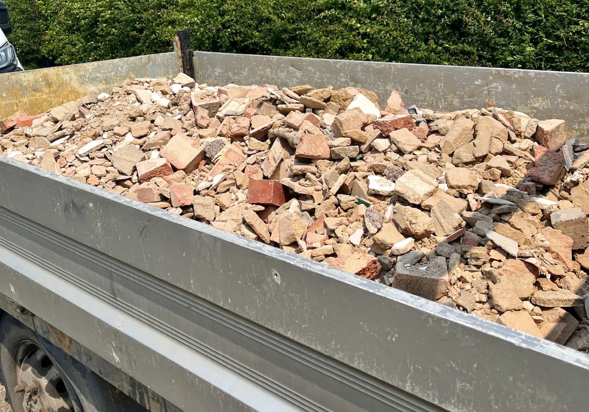 DVSAEnforcement's tweet photo. Load Security: How DVSA enforces the rules✅

Guidance👉https://t.co/xWdSJJ7HOm
Responsibility☑️
Ways to secure☑️
How to load☑️
What to do when load comes unstable☑️

🎥https://t.co/x5NWhuhPux

#DVSA #RoadSafety #LoadSecurity #BeInTheKnow https://t.co/xiHLvZxGFe