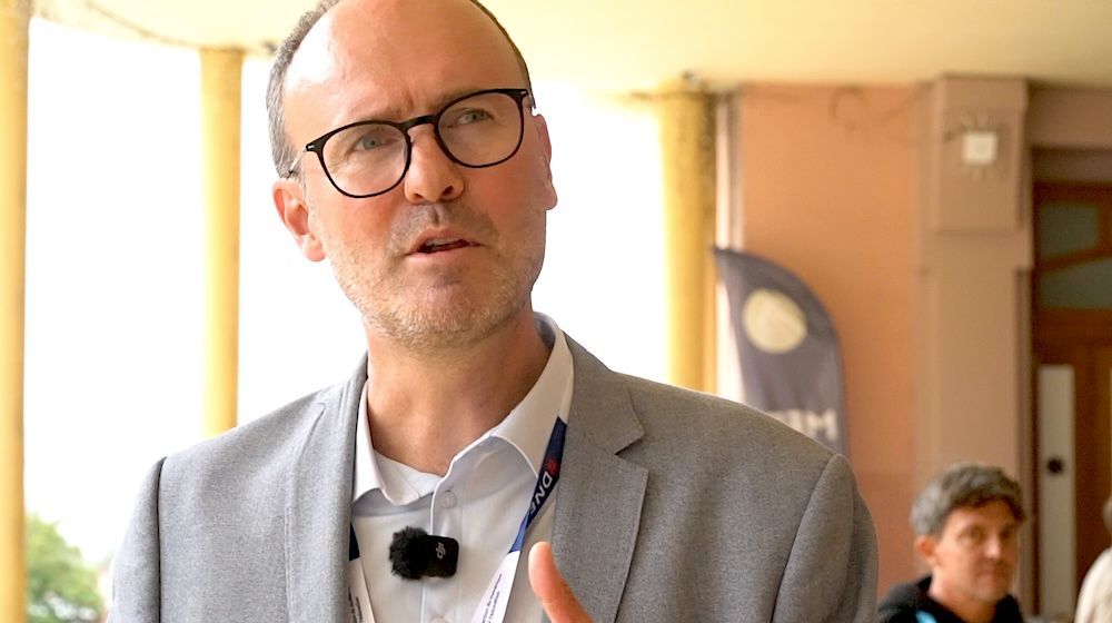 🎙️ Axel JEAN : « L’IA à l’école, oui mais avec des garde-fous »
✅ Cadre officiel depuis juin
✅ Enseignants aux commandes
✅ Pas d’IA avant la 4e
🌍 Une 3e voie, ni Est ni Ouest : une IA raisonnée et humaniste.
🔗 ludomag.com/2025/09/08/axe…
#Éducation #IA #Ludovia2025