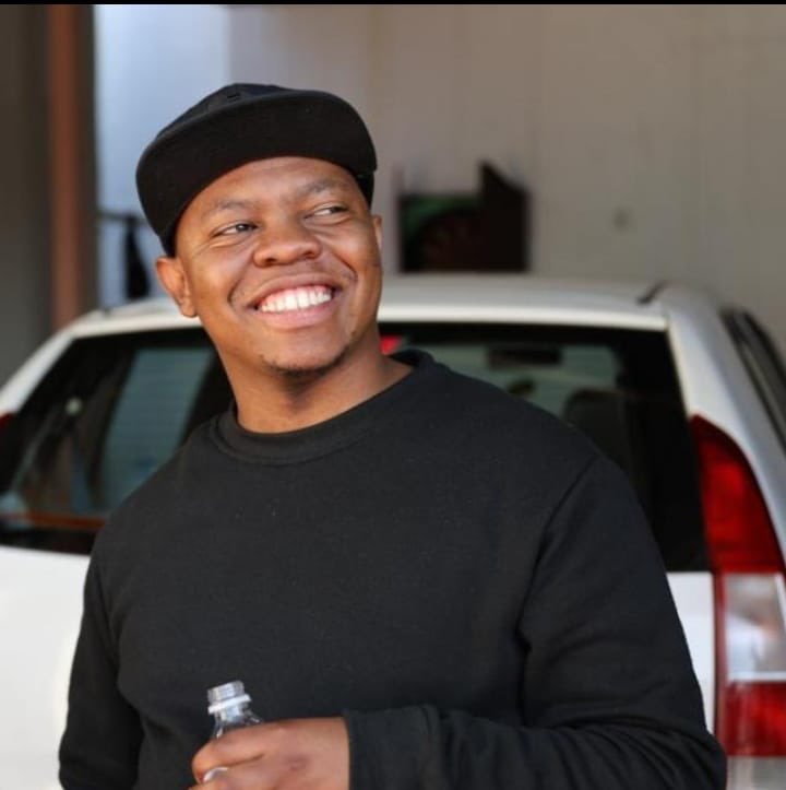 <a href="/Obakeng_ms/">Obakeng</a> 
⚠️ Missing Person Alert : 👀 South Beach area
Name : Obakeng  Lebeloane, 29 yo, Male 
Car: Tata Indigo HS 53 LB GP (White).
Height: 1.65
Complxion: Light
Hair: Chiskop/short
Weight: +/- 70kg
seen: leaving 30 Erskine Terrace, Durban
 notify uipco control helpdesk